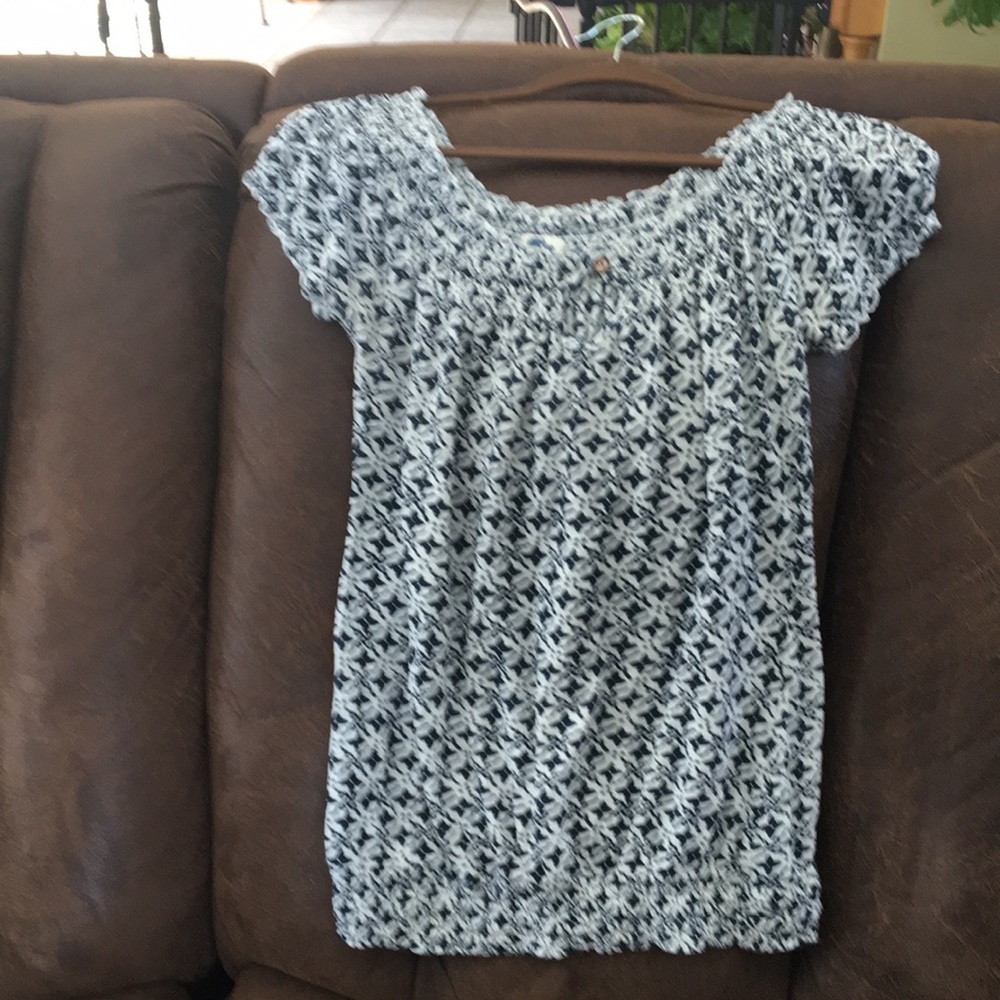 Blue and white top